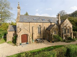 Další proměněný odsvěcený farní kostel stojí v malé vesničce Chedington v...