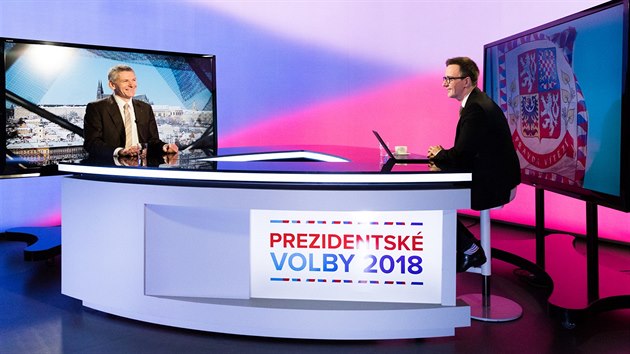 Šéf Asociace zbrojního průmyslu a prezidentský kandidát Jiří Hynek (vlevo) v diskusním pořadu Rozstřel. (11. prosince 2017)