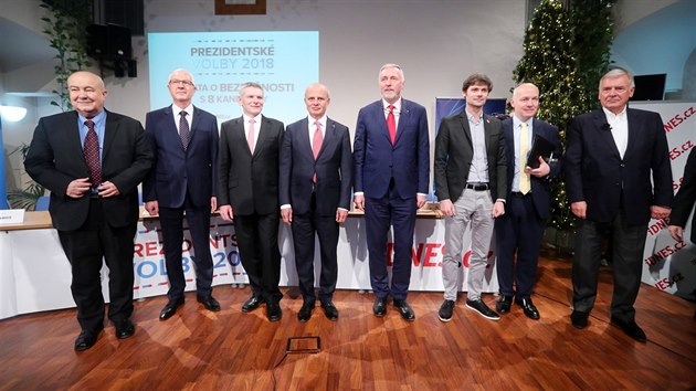 Debata osmi prezidentských kandidátů o obraně, bezpečnosti a zahraniční politice v pražském Informační centrum o NATO. (12. prosince 2017)