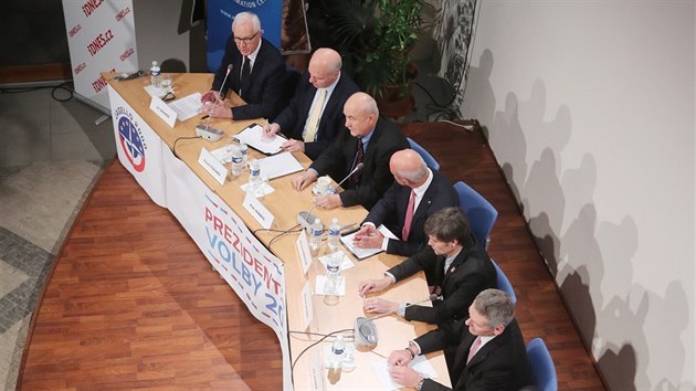 Debata osmi prezidentskch kandidt o obran, bezpenosti a zahranin...