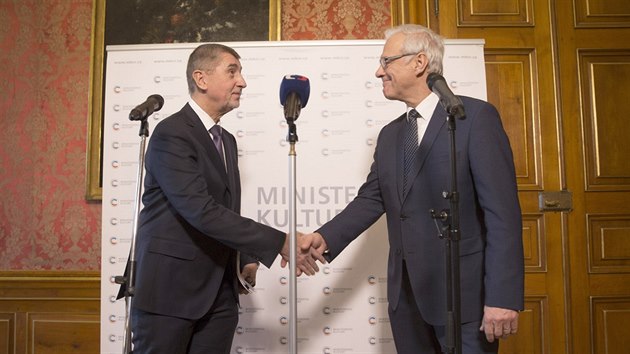 Premiér Andrej Babiš uvedl do funkce ministra kultury muzikologa Ilju Šmída. (18. prosince 2017)