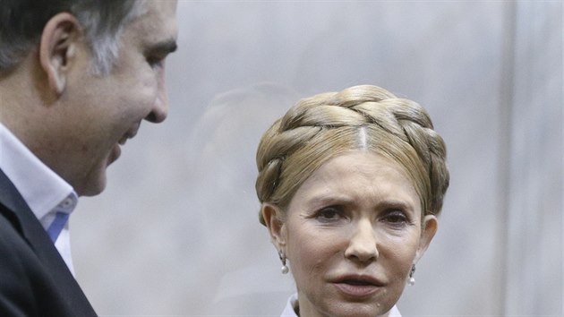 Gruzínský exprezident a odvolaný oděský gubernátor Michail Saakašvili a bývalá ukrajinská premiérka Julia Tymošenková. (11. prosince 2017)