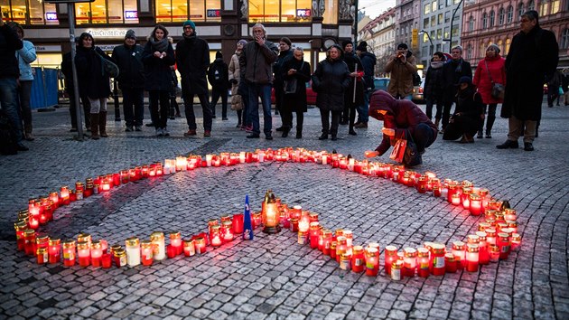 Lid si pipomnaj est let od smrti prvnho eskho prezidenta Vclava Havla. (18. 12. 2017)