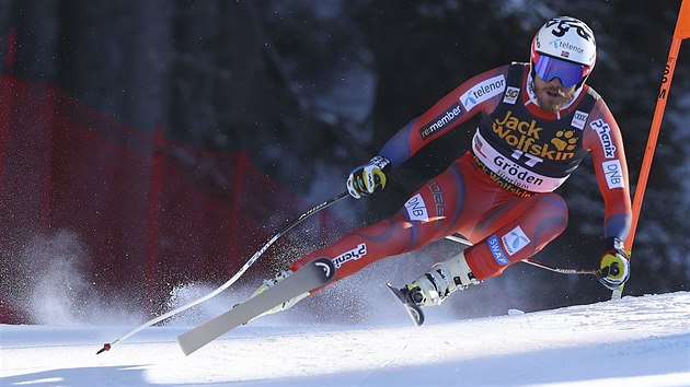 Norsk lya Kjetil Jansrud na trati sjezdu ve Val Garden.