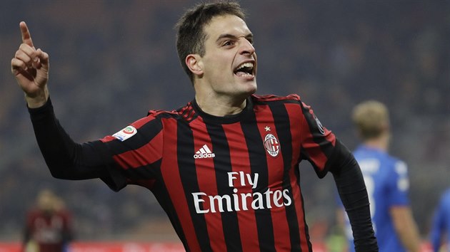 Giacomo Bonaventura z AC Miln oslavuje gl.