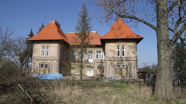 Z Bainova tovrnho arelu na Pohebace (st Opatovic nad Labem) zstala po roce 1929 jen velk obytn vila p. 45. 