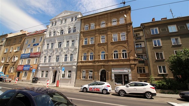 Masarykova, Ústí nad Labem. Nemovitost v osobním vlastnictví se nachází v prvním patře čtyřpatrového cihlového domu, který stojí nedaleko centra.