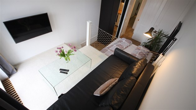 Hlavní obytný prostor je velký 16 metr� �tvere�ních. 