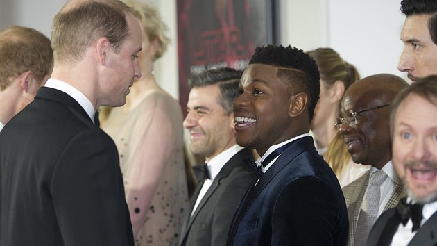 Princ William a herec John Boyega na premiéře filmu Star Wars: Poslední z Jediů (Londýn, 12. prosince 2017)