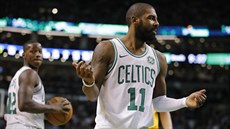 Nespokojený Kyrie Irving z Bostonu po prohe s Utahem.