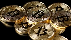 Bitcoin se znovu vrazn propadnul. Trh s kryptomnami piel o tm 100 miliard dolar