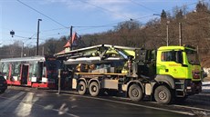 Na smyce Hluboepy se srazily dv tramvaje (18.12.2017)