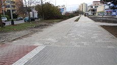 V přerovské ulici Velká Dlážka zůstal po opravě třináct metrů dlouhý původní...