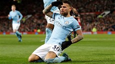 ZNOVU VEDEME. Obránce Manchesteru City Nicolas Otamendi oslavuje druhý gól...