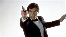 Timothy Dalton jako James Bond ve filmu Dech života (1987)