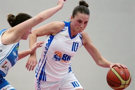 Kapitánka basketbalistek BA Karlovy Vary má dv starí sestry, s pedvánoními...