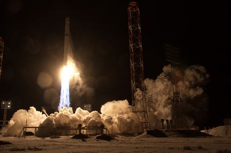 Start rakety Zenit-2SB s první angolskou druicí Angosat-1