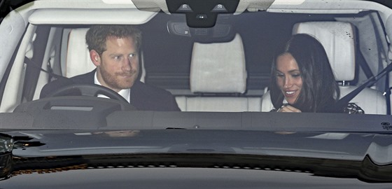 Princ Harry a Meghan Markle přijeli na vánoční oběd ke královně (Londýn, 20....