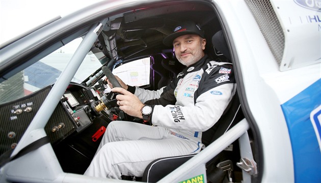 Ouředníček míří podeváté na Dakar: V poušti z nás mohou být atraktivní zajatci