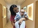 Na neonatologické oddlení v nemocnici Hoovice se pravideln vrací maminky,...