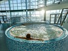 V budějovickém bazénu už se mohou lidé naložit do vířivky. (20. 12. 2017)