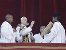 Papež František během požehnání Urbi et orbi (25. prosince 2017)