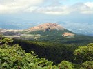 Výhled na Azuma-Kofudi a jezero Okenuma z vrcholu Higashi-Azuma