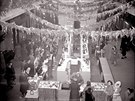1956: Prodejny místního hospodáství vás zvou k nákupu do pasáe erná re v...