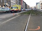 Po sráce dvou tramvají v praských Stranicích záchranái oetili pt lidí...