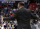 Alvin Gentry, trenér New Orleans, nesouhlasí s rozhodím.