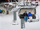 Skicentrum Detné v Orlických horách spustilo novou tysedakovou lanovku...