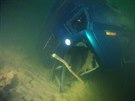 Auta pod vodou na Velké Vápence v Lahoti.