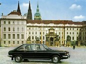 Tatra 613 před Pražským hradem