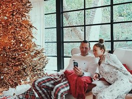 Jennifer Lopezová a Alex Rodriguez předvedli na sociálních sítích svá pyžama i...