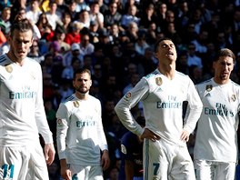 ZKLAM�N�. Fotbalist� Realu Madrid b�hem El Cl�sika, kter� na dom�c�m h�i�ti...