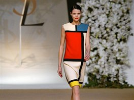 Áčkové šaty od značky Yves Saint Laurent jsou stejné jako plátna obrazů...
