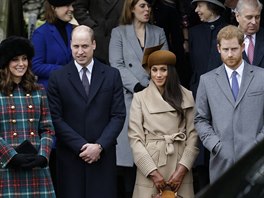 Vévodkyn Kate, Meghan Markleová a princové Philip, William a Harry na...