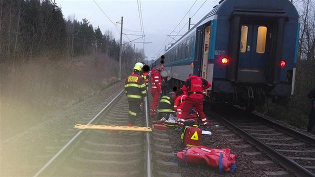 Na trati mezi Rudolticemi a Tebovicemi vypadl mu z vlaku (23. prosince 2017)