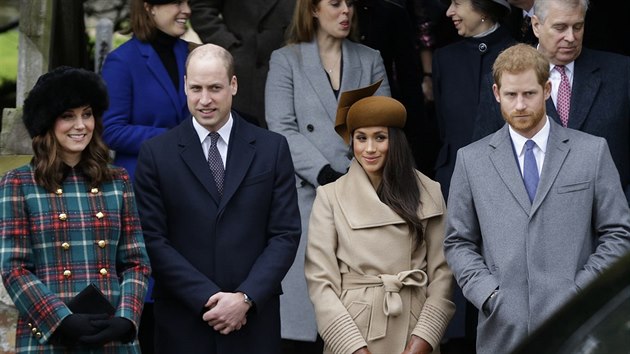 Vvodkyn Kate, Meghan Markleov a princov Philip, William a Harry na slavnostn bohoslub v Sandringhamu (25. prosince 2017)