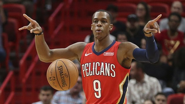 Rajon Rondo reruje hru New Orleans.