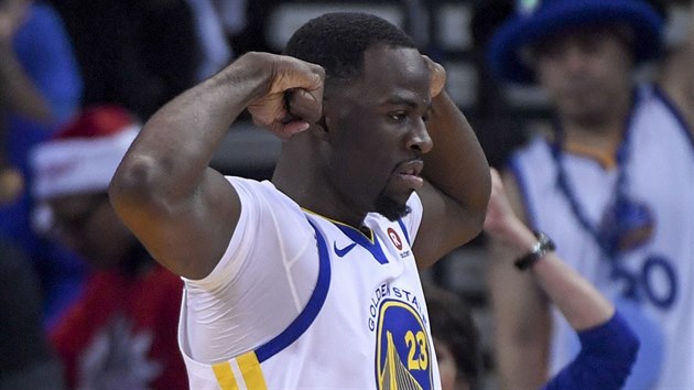 Draymond Green z Golden State ukazuje svaly,