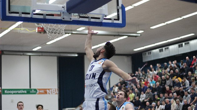 Petr �afar��k z Kol�na v duelu s �st�m