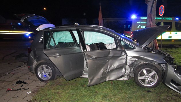 Nehoda dvou vozidel v hradeck sti Pouchov (26.12.2017).