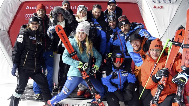Americk lyaka Mikaela Shiffrinov slav triumf v paralelnm slalomu v Courchevelu.