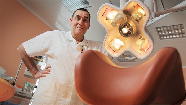 Pednosta Gynekologicko-porodnick kliniky FN Plze Zdenk Novotn.
