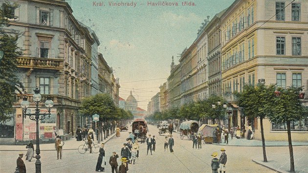 Havlíčkova třída na Královských Vinohradech, dnes ulice Bělehradská vedoucí k Národnímu muzeu.