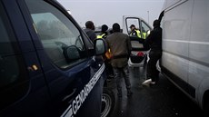 Chamant, severn do Paíe. Akce francouzské policie zamená na odhalení...