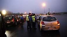 Chamant, severn do Paíe. Akce francouzské policie zamená na odhalení...