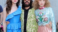 Zleva: modelka Hari Nefová, módní návrhá Alessandro Michele a umlkyn Petra...