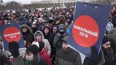 Příznivci ruského opozičního politika Alexeje Navalného se sešli v Petrohradě,...